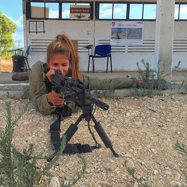 Hot Girls Of The Israeli Defense Force (30 Pics)