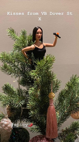 Victoria Beckham shows very unique Christmas ornament - and you'll love it